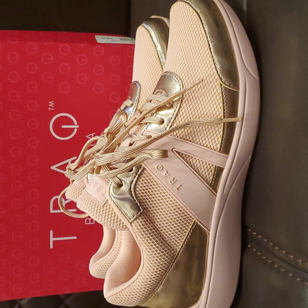 🎉HP🎉Smart Sneaker TRAQ by Alegria